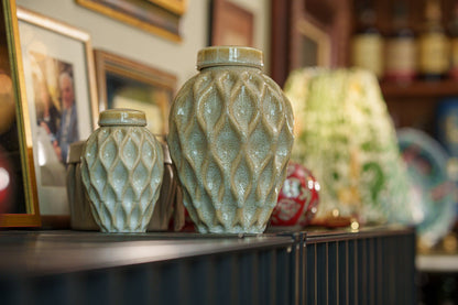 Cremation Urn "Echo" - 3D Printed Ceramic Urn | Light Sand Melange | Medium - Pulvis Art Urns