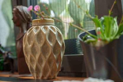 Cremation Urn "Echo" - 3D Printed Ceramic Urn | Light Sand Melange | Medium - Pulvis Art Urns