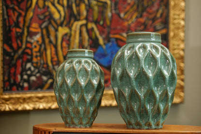 Cremation Urn "Echo" - 3D Printed Ceramic Urn | Oily Green Melange | Keepsake - Pulvis Art Urns