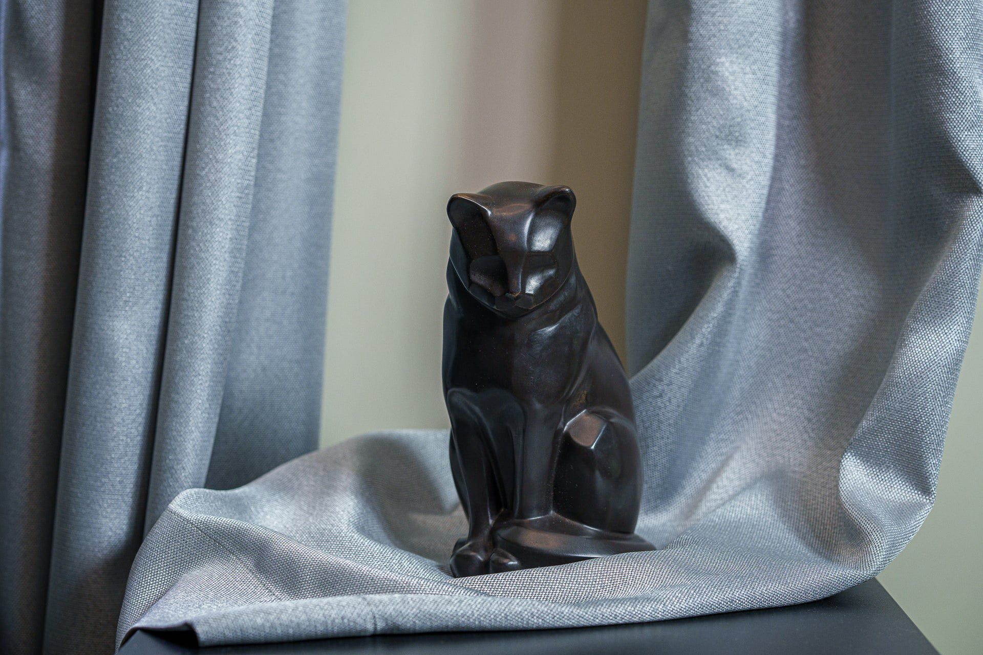 Cast Bronze Cat Urn "Neko" | Dark Matte Patina | Cast Bronze Urn - Pulvis Art Urns