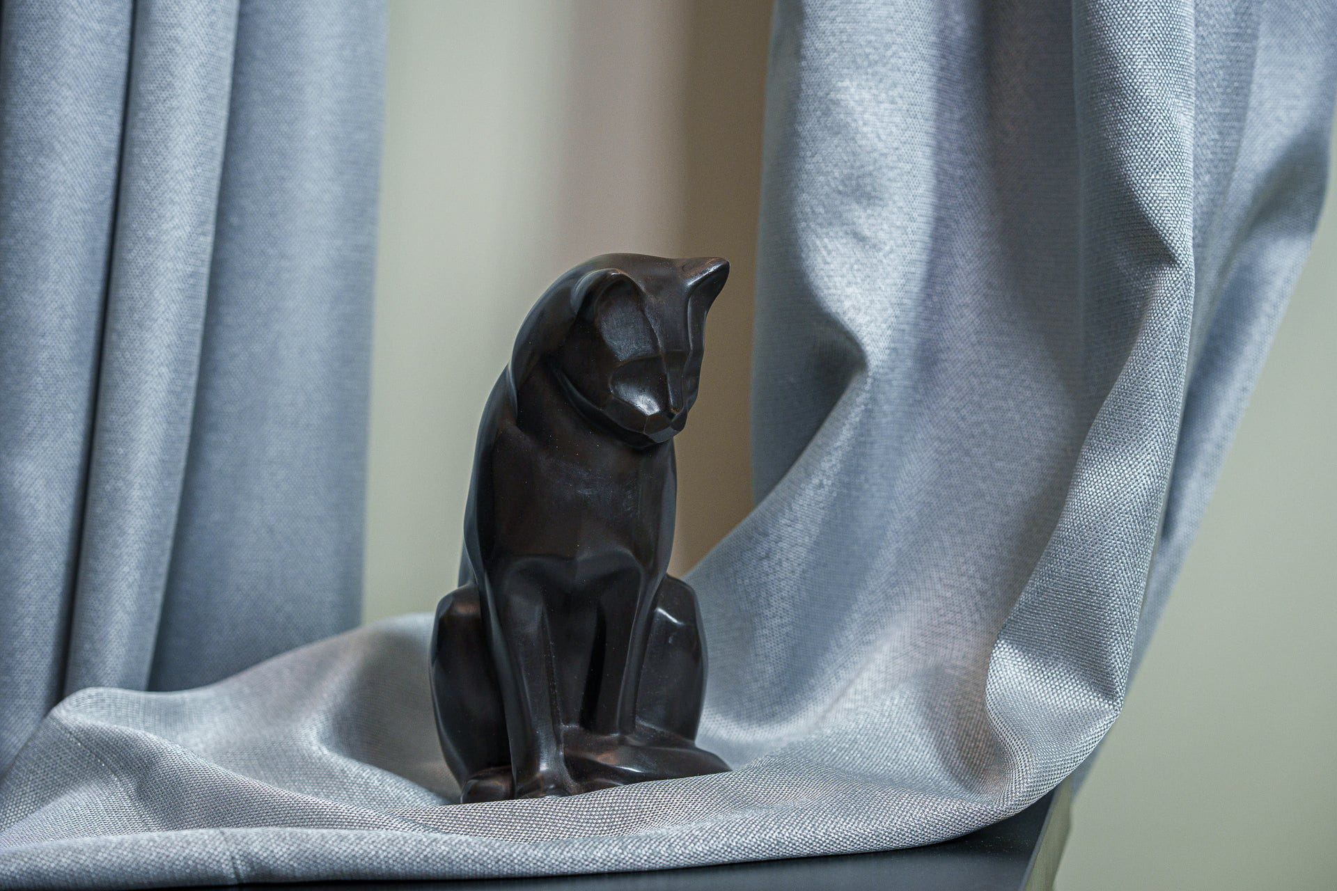 Cast Bronze Cat Urn "Neko" | Dark Matte Patina | Cast Bronze Urn - Pulvis Art Urns
