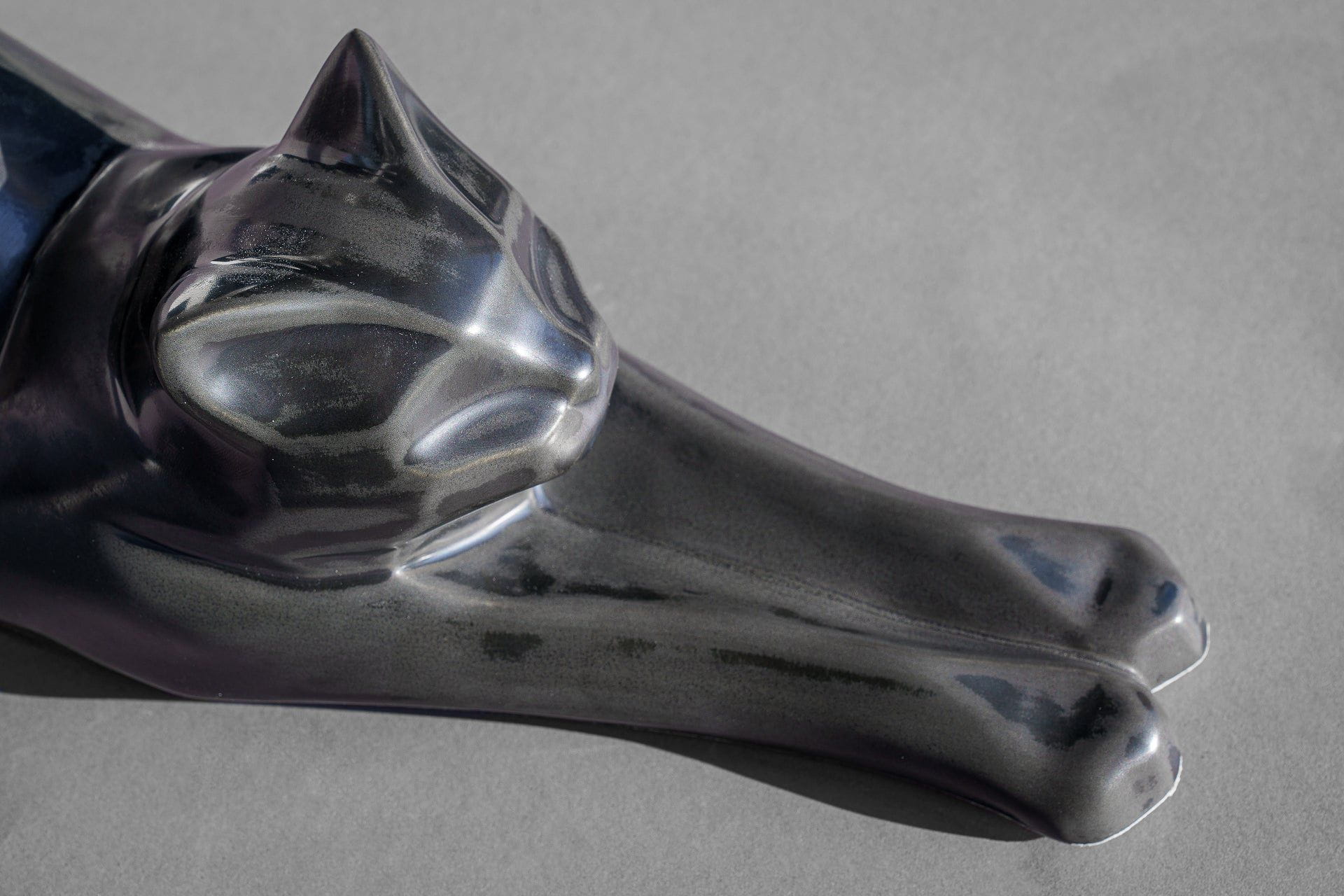 Cat Cremation Urn For Ashes "Grace" - Dark Matte | Ceramic Pet Urn - Pulvis Art Urns