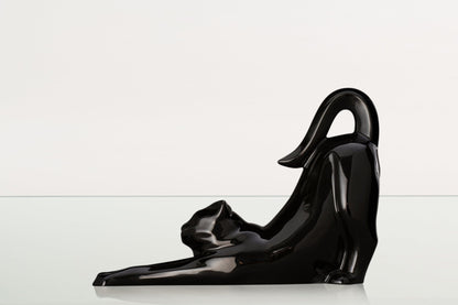 Cat Cremation Urn For Ashes "Grace" - Lamp Black | Ceramic Pet Urn - Pulvis Art Urns