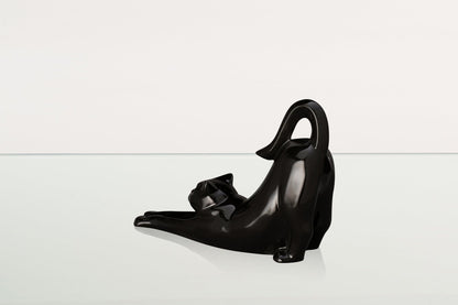 Cat Cremation Urn For Ashes "Grace" - Lamp Black | Ceramic Pet Urn - Pulvis Art Urns