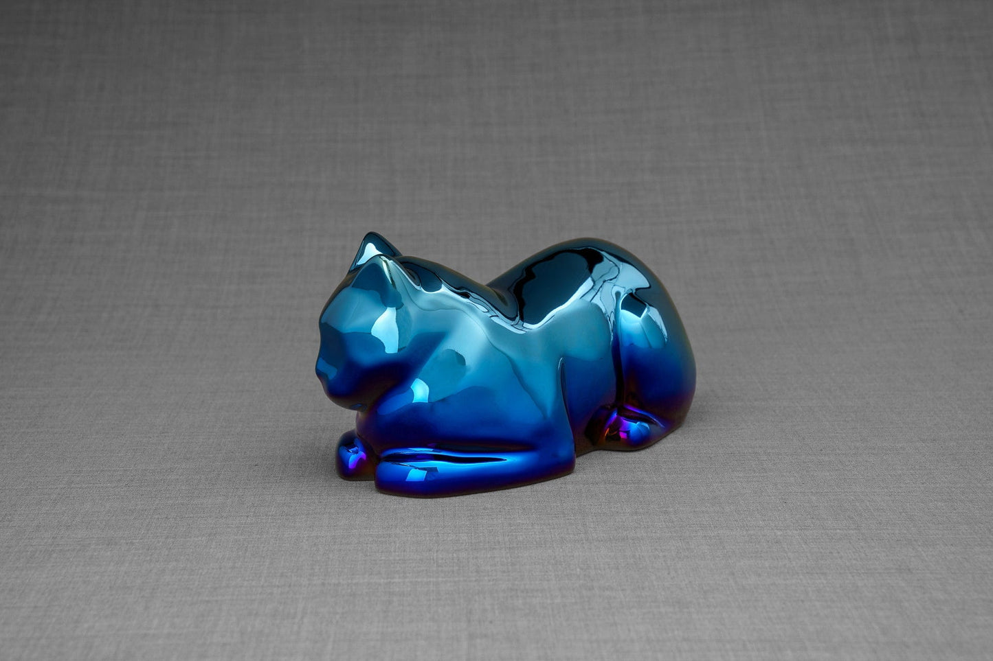 
                  
                    Pulvis Art Urns Pet Urn Cat Cremation Urn for Ashes - Titanized | Ceramic | Handmade
                  
                