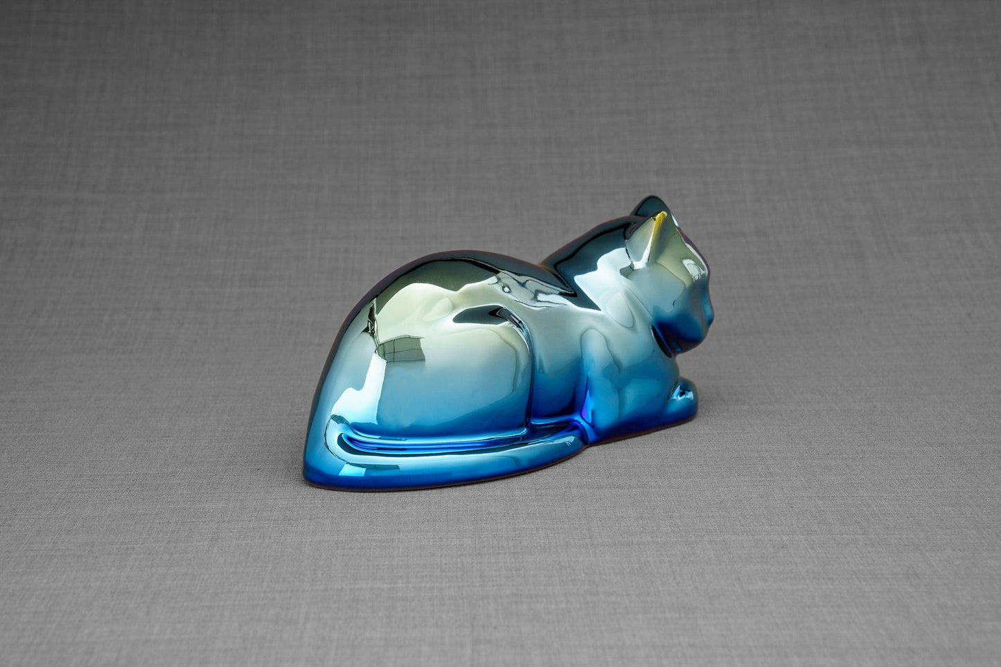 
                  
                    Pulvis Art Urns Pet Urn Cat Cremation Urn for Ashes - Titanized | Ceramic | Handmade
                  
                