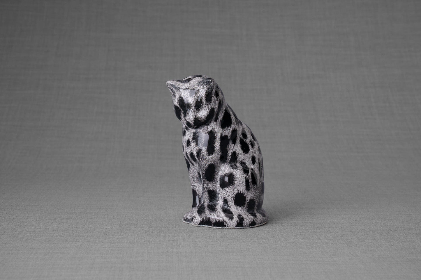 
                  
                    Pulvis Art Urns Pet Urn HydroGraphics Mini Pet Urn "Neko" | Spotted White | Ceramic
                  
                