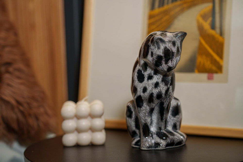 
                  
                    Pulvis Art Urns Pet Urn HydroGraphics Mini Pet Urn "Neko" | Spotted White | Ceramic
                  
                