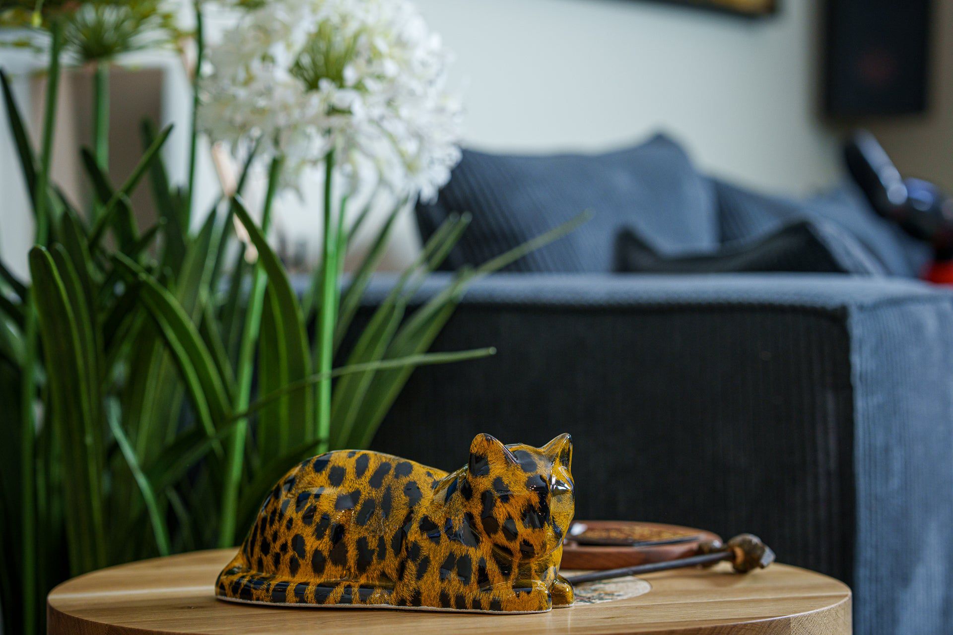 HydroGraphics Pet Urn For Cat | Spotted Light | Ceramic - Pulvis Art Urns