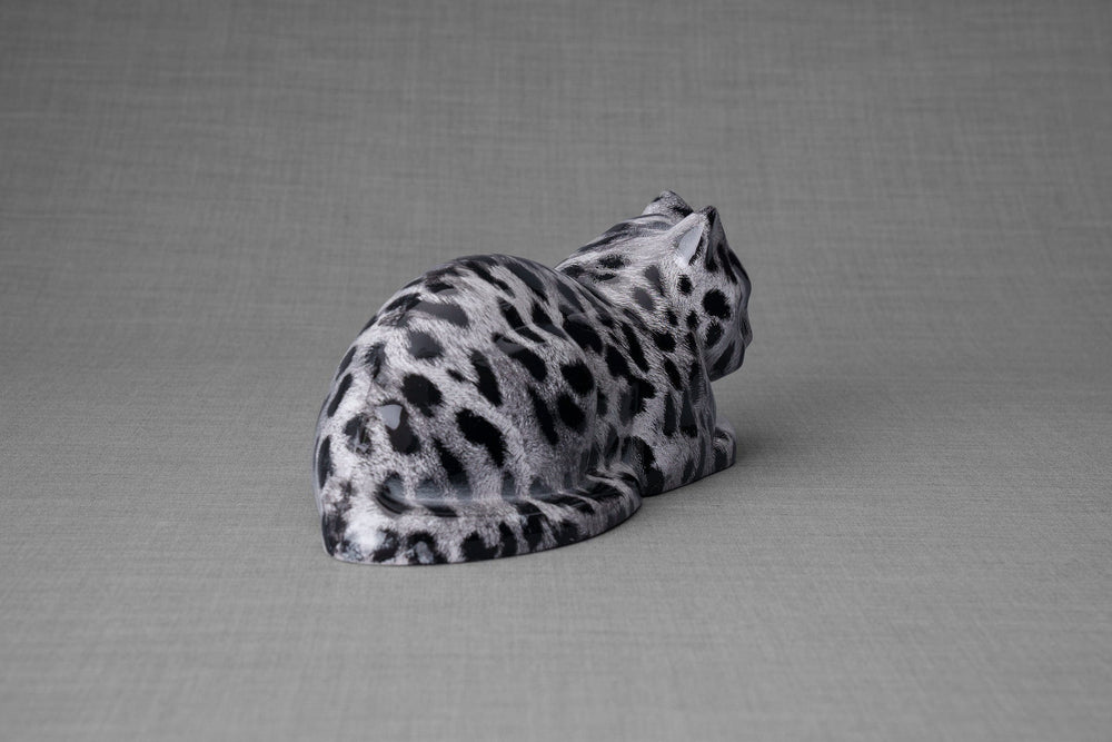 
                  
                    Pulvis Art Urns Pet Urn HydroGraphics Pet Urn For Cat | Spotted White | Ceramic
                  
                