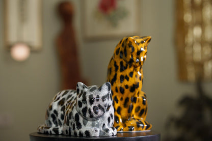 HydroGraphics Pet Urn For Cat | Spotted White | Ceramic - Pulvis Art Urns
