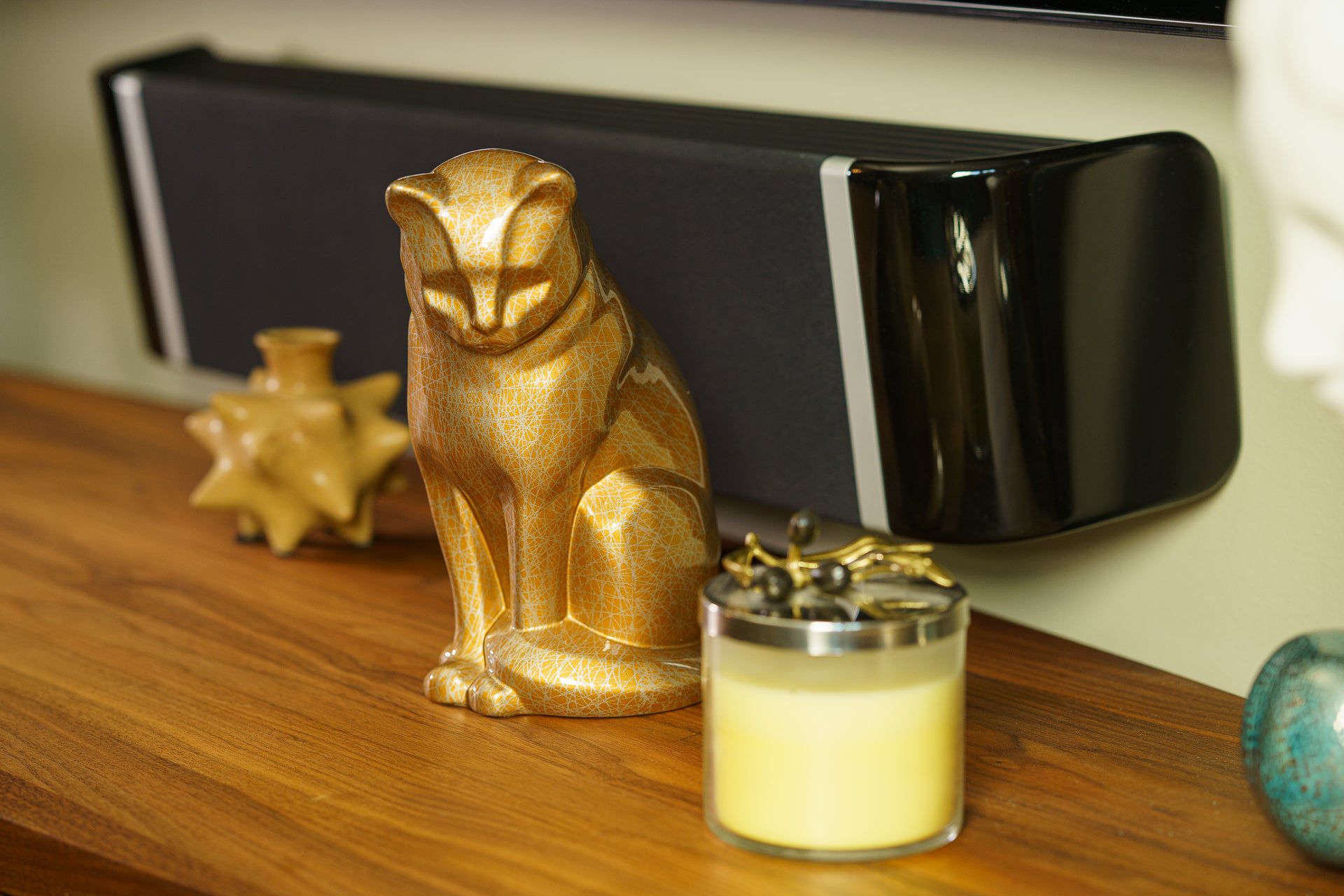 HydroGraphics Pet Urn "Neko - Gold" - Ceramic | Hydro Dipping - Pulvis Art Urns