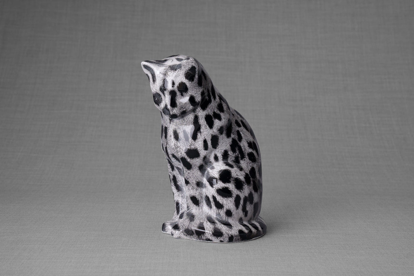 
                  
                    Pulvis Art Urns Pet Urn HydroGraphics Pet Urn "Neko" | Spotted White | Ceramic
                  
                