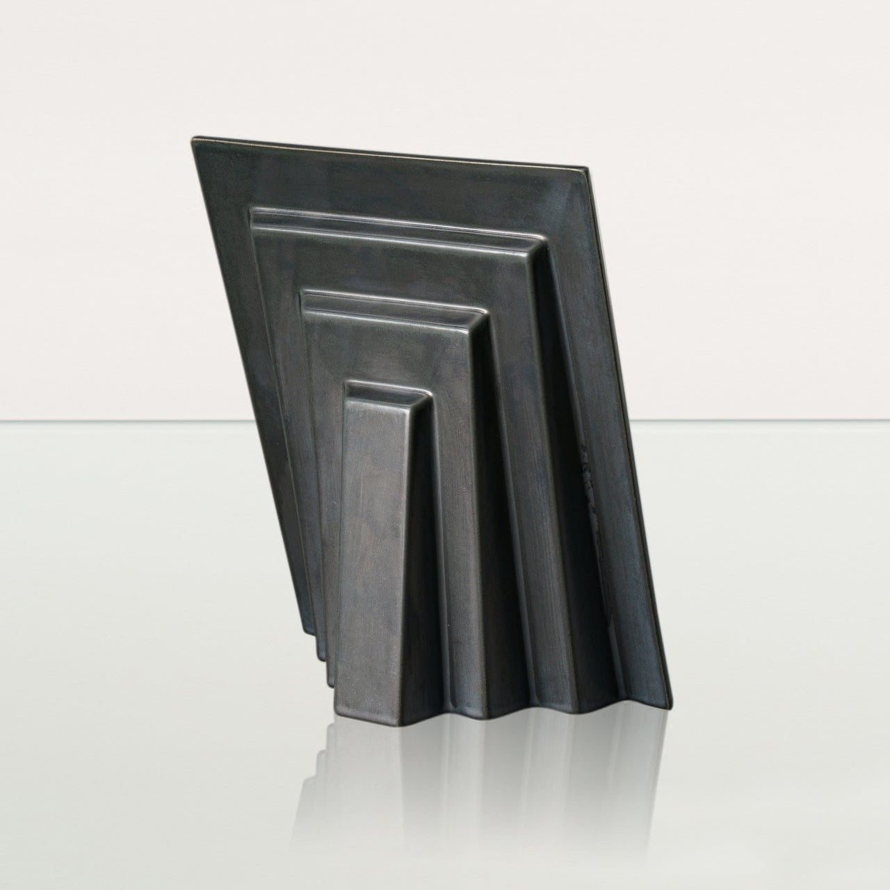 Labrador Pet Urn for Ashes - Dark Matte | Ceramic | Handmade Pet Urn - Pulvis Art Urns