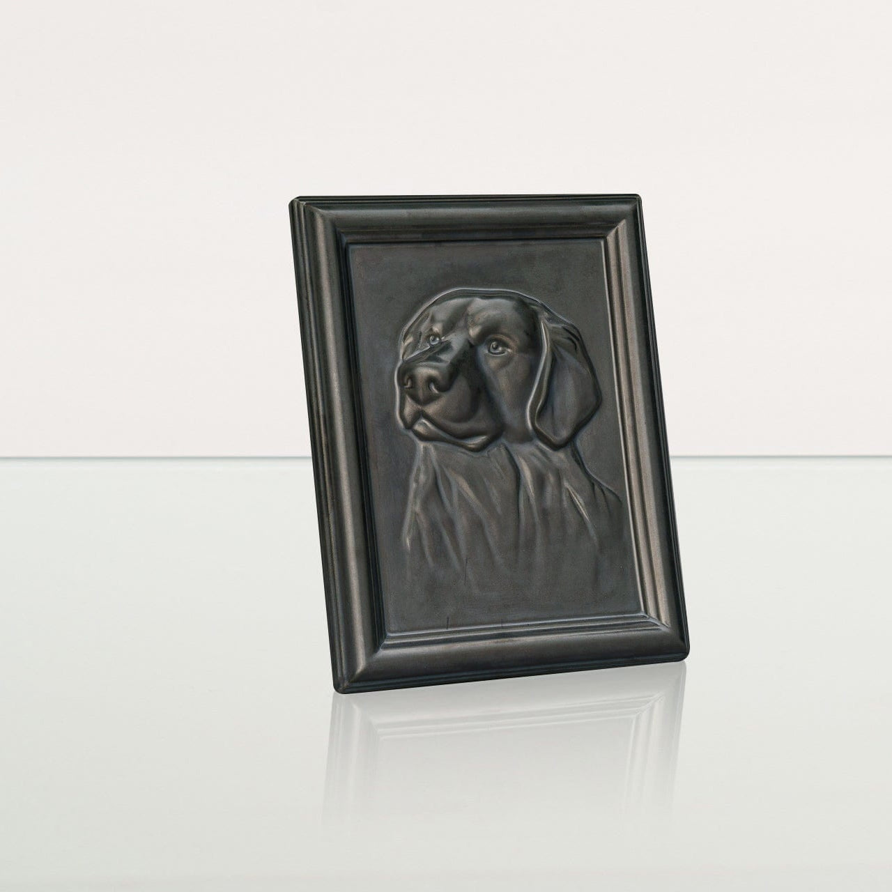 Labrador Pet Urn for Ashes - Dark Matte | Ceramic | Handmade Pet Urn - Pulvis Art Urns