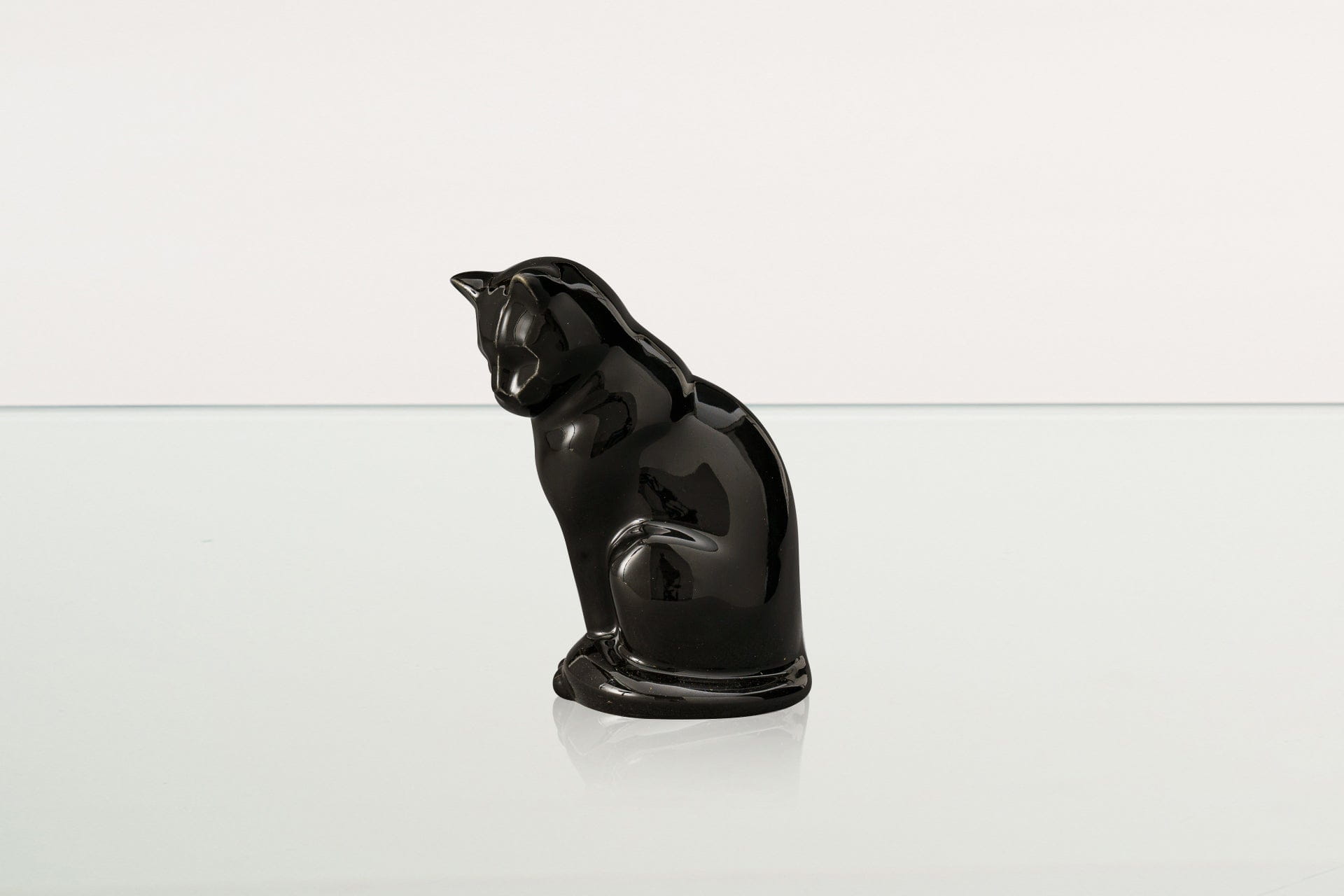 Mini Pet Urn for Ashes Neko - Lamp Black | Handmade | Ceramic Cat Urn - Pulvis Art Urns