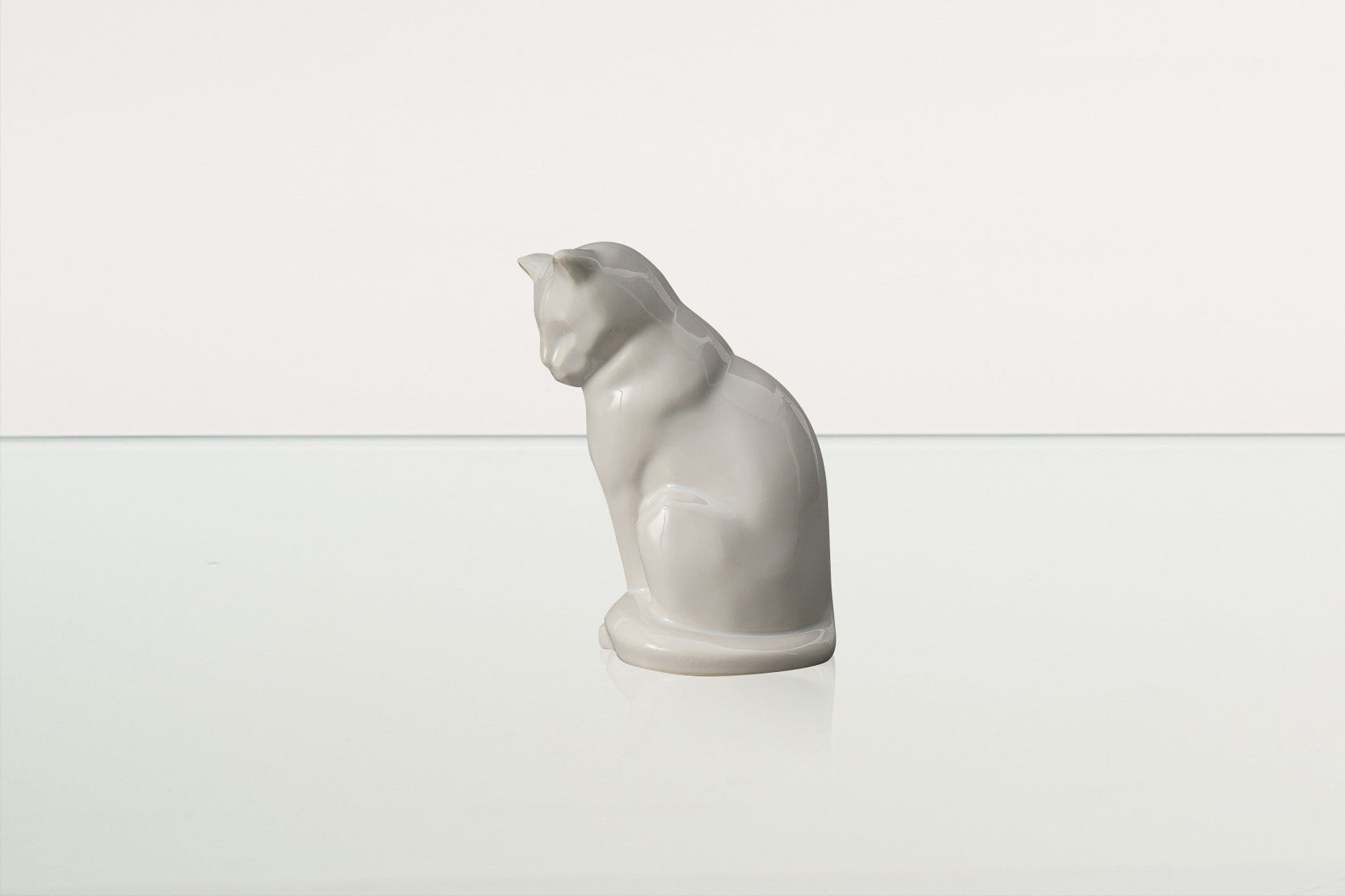 Mini Pet Urn for Ashes Neko - White | Ceramic | Handmade Cat Urn - Pulvis Art Urns