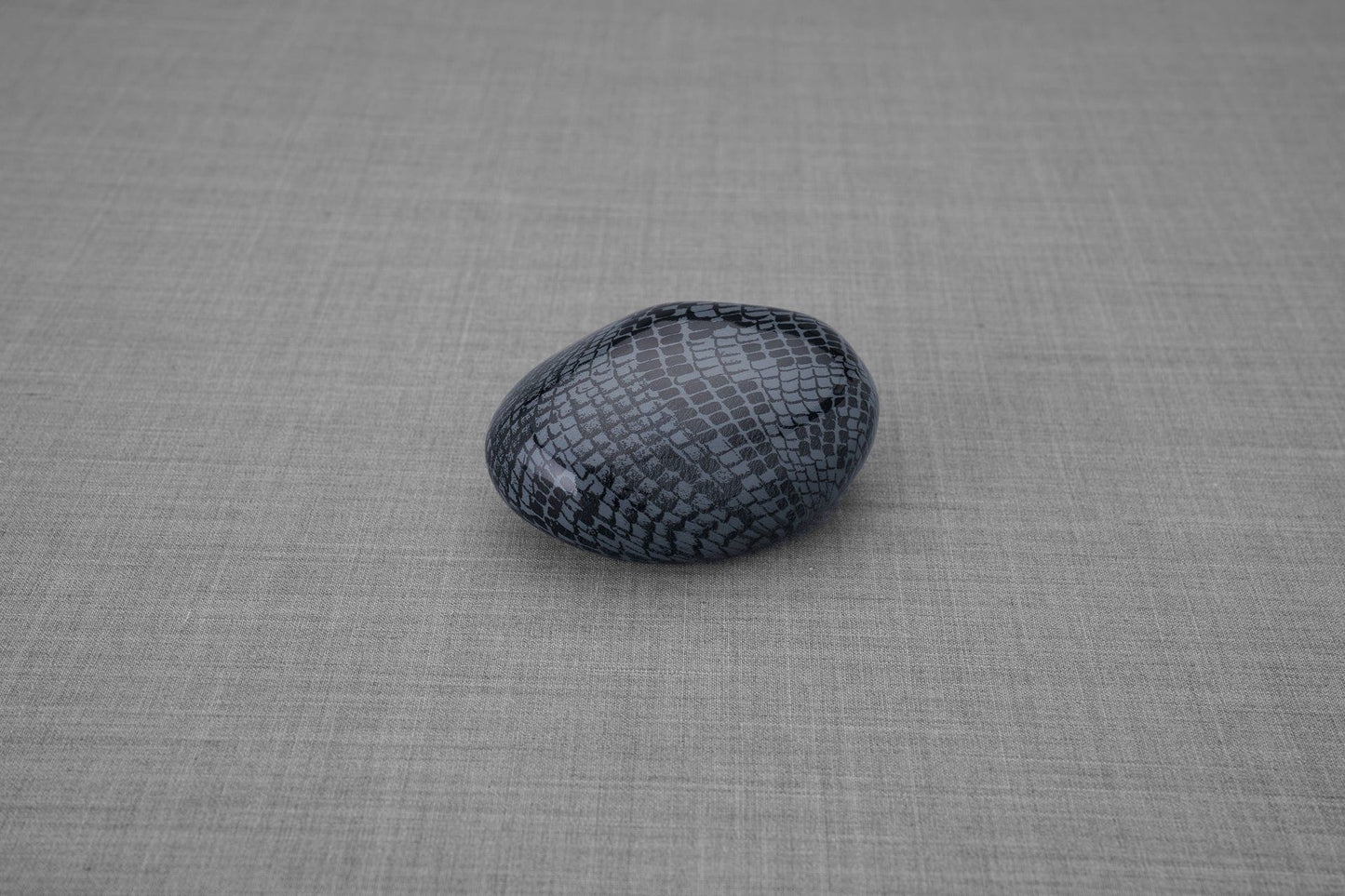 
                  
                    Pulvis Art Urns Pet Urn Mini Reptile Urn - Dark Blue | Ceramic | HydroGraphics
                  
                
