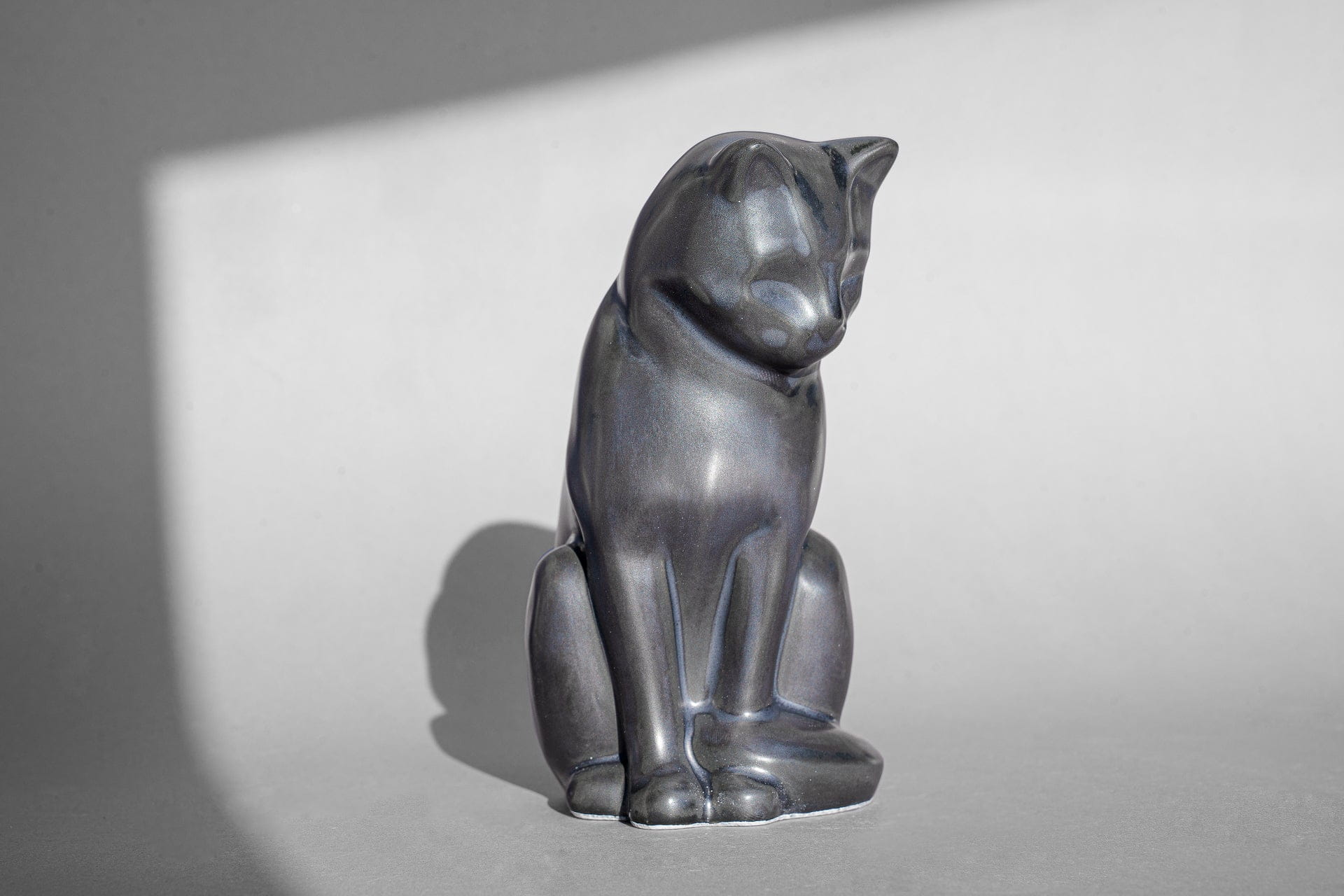 Neko Pet Urn for Ashes - Dark Matte | Ceramic | Handmade Cat Urn - Pulvis Art Urns