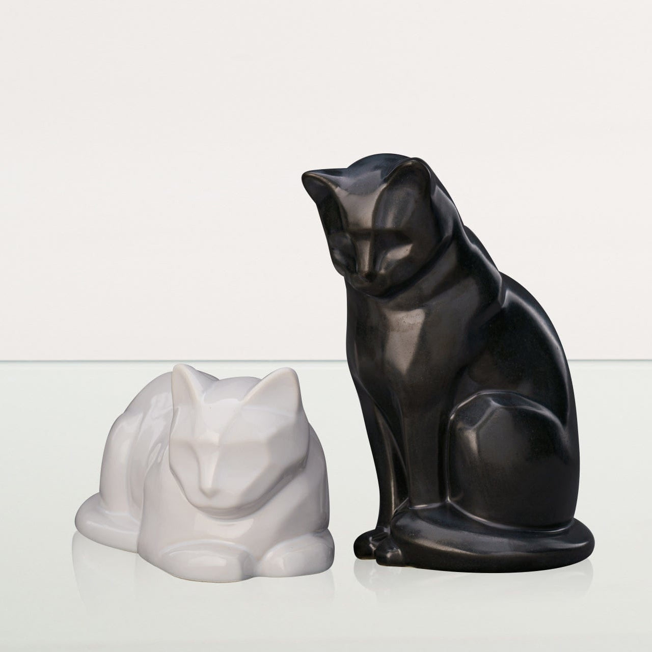 Neko Pet Urn for Ashes - Dark Matte | Ceramic | Handmade Cat Urn - Pulvis Art Urns