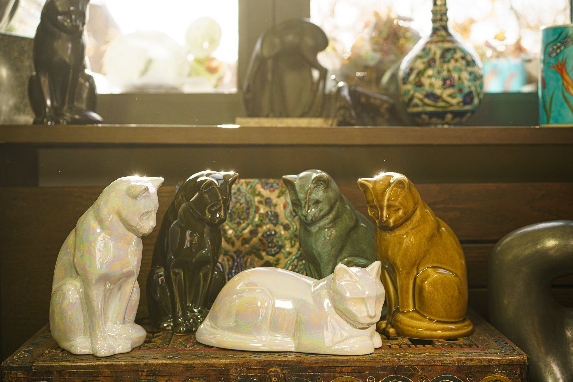 Neko Pet Urn for Ashes - White Matte | Ceramic | Handmade Cat Urn - Pulvis Art Urns