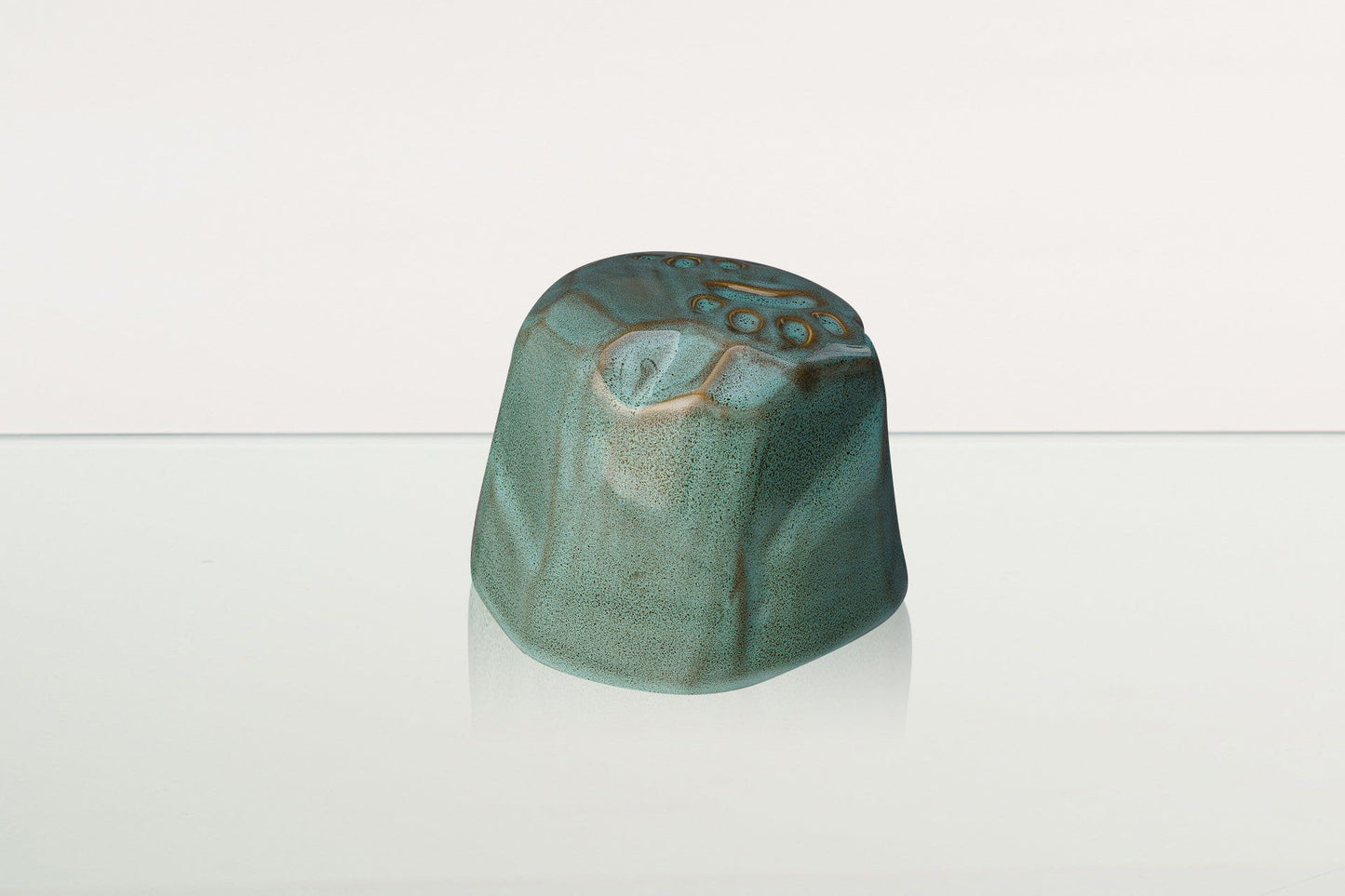 
                  
                    Pulvis Art Urns Pet Urn Paw Print Urn For Pet Ashes - Oily Green Melange  | Ceramic Pet Urn
                  
                
