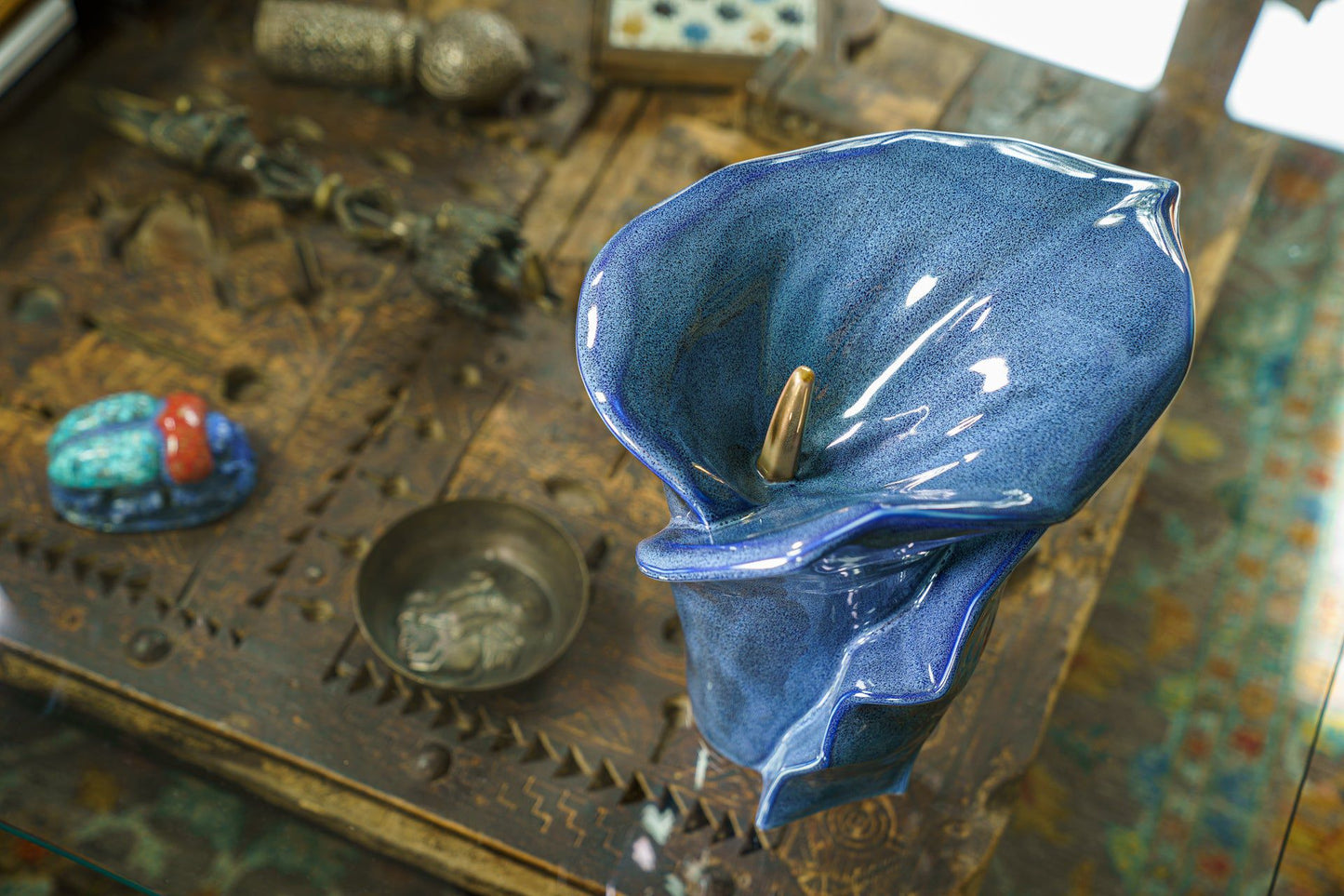 
                  
                    Pulvis Art Urns Adult Size Urn Calla Flower Memorial Urn for Ashes - Medium | Blue Melange
                  
                