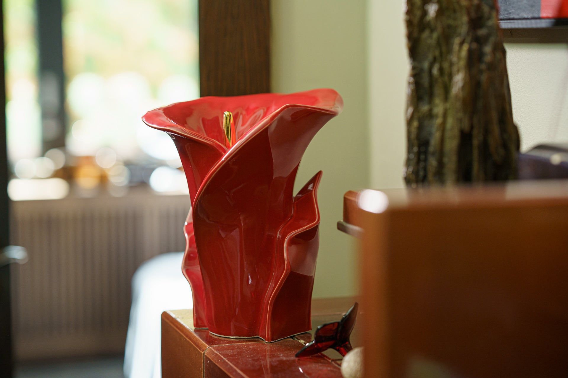 Calla Flower Memorial Urn for Ashes - Medium Urn | Red - Pulvis Art Urns