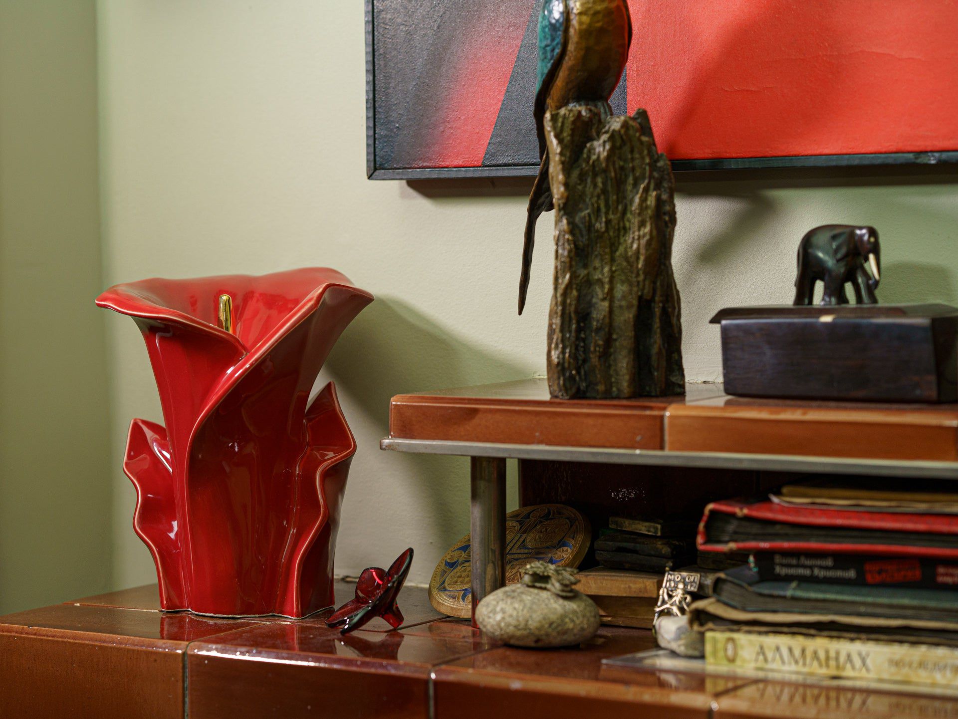 Calla Flower Memorial Urn for Ashes - Medium Urn | Red - Pulvis Art Urns