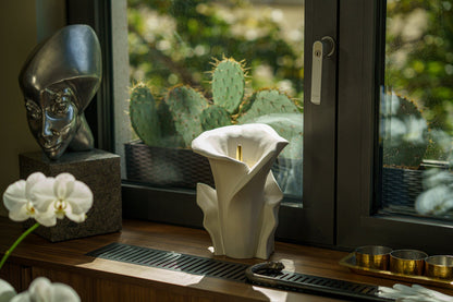Calla Flower Memorial Urn for Ashes - Medium Urn | White Matte - Pulvis Art Urns
