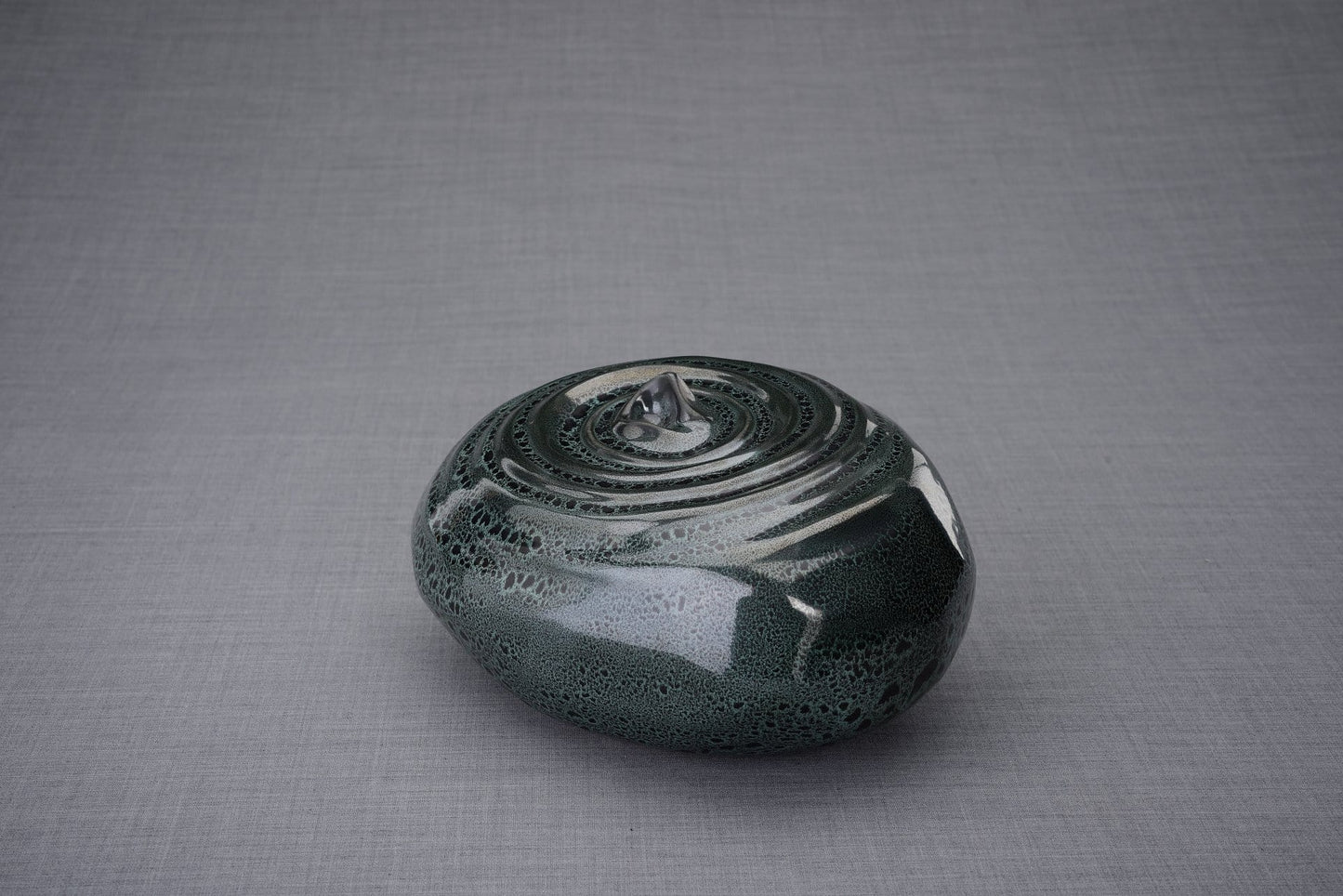 
                  
                    Resonance Handmade Cremation Urn for Ashes, size Adult/Large, color Black Melange-Pulvis Art Urns
                  
                