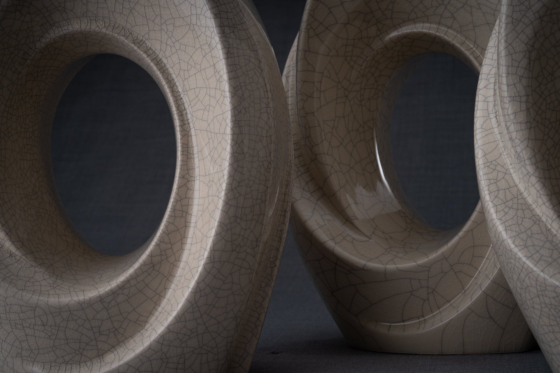 Handmade Cremation Urn for Ashes "The Passage" - Large Urn | Craquelure | Ceramic - Pulvis Art Urns