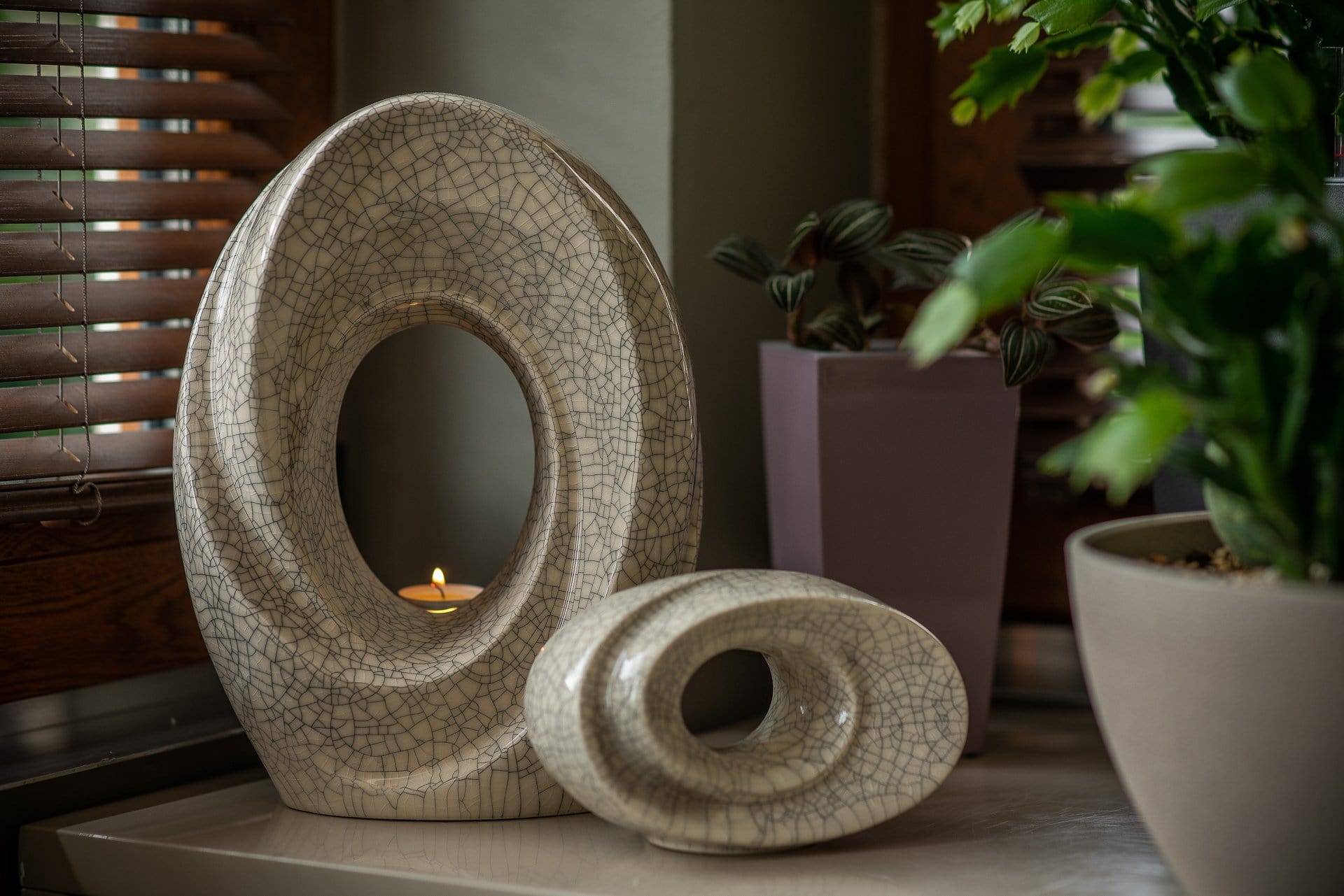 Handmade Cremation Urn for Ashes "The Passage" - Large Urn | Craquelure | Ceramic - Pulvis Art Urns