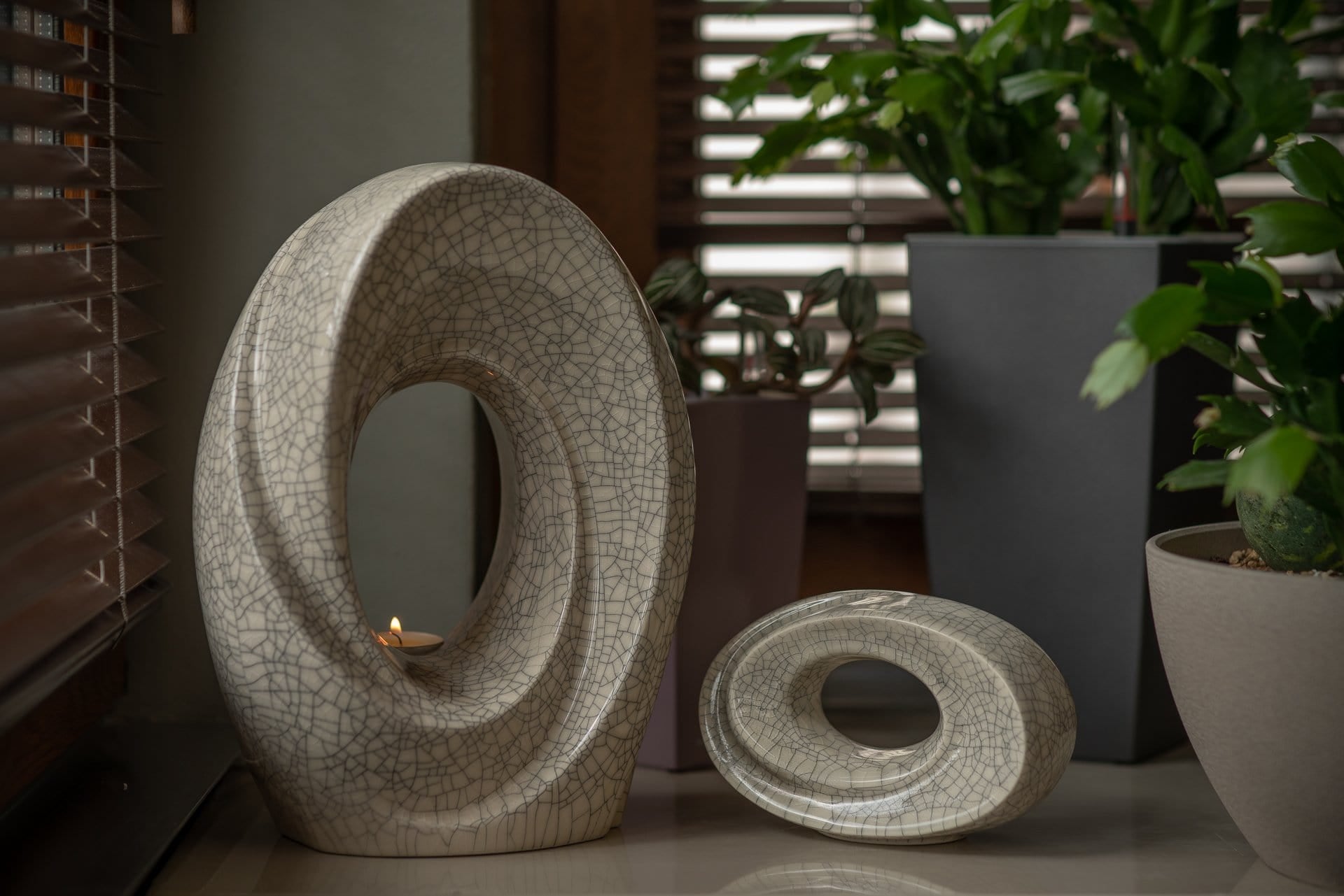 Handmade Cremation Urn for Ashes "The Passage" - Large Urn | Off-white | Ceramic - Pulvis Art Urns