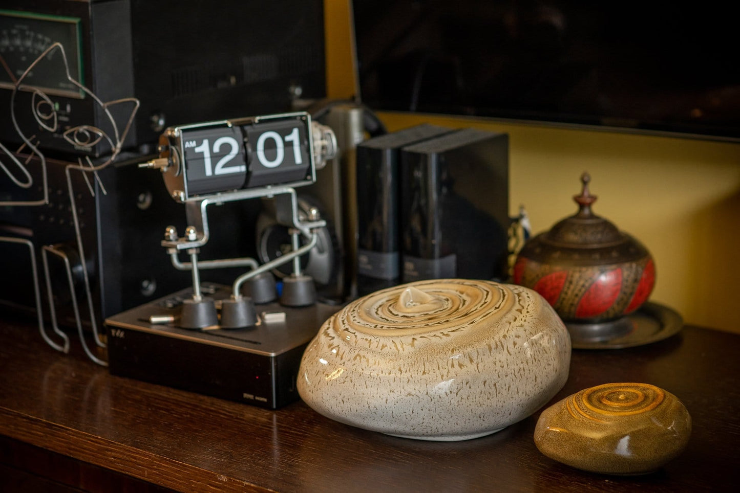 Ceramic Art Urn for Ashes - Resonance- set (Beige Melange colour) by Pulvis Art Urns 