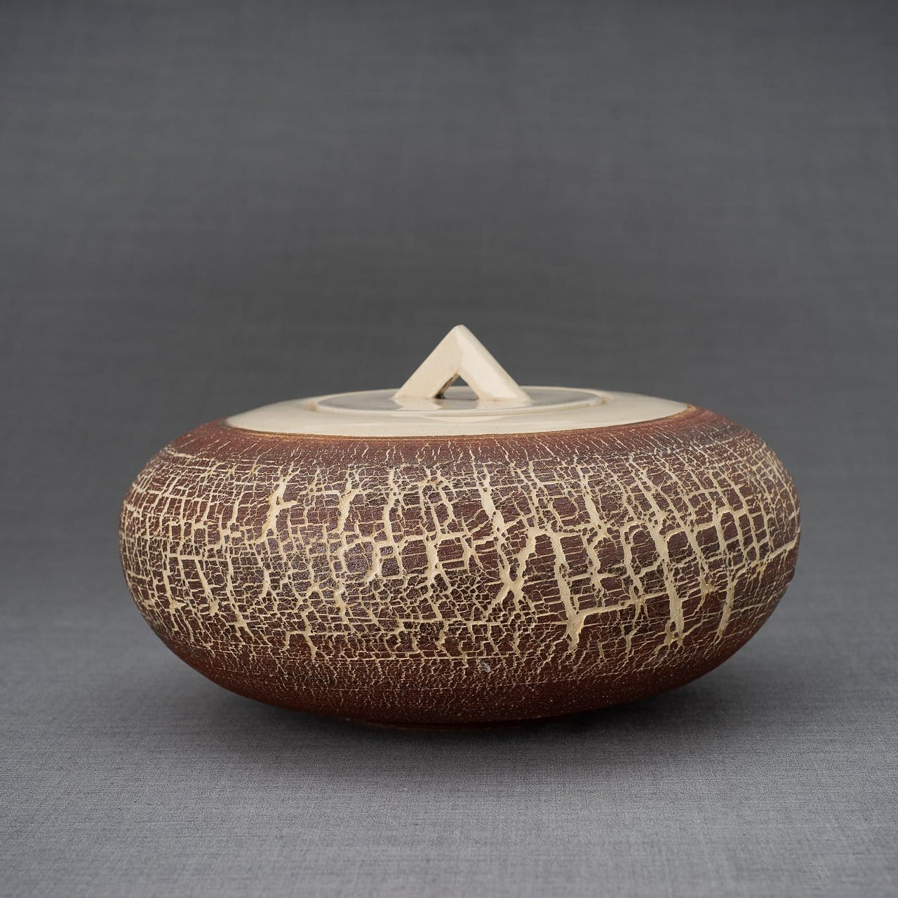 Pottery Wheel Urn for Ashes "Terra" - Large | Brown | Ceramic - Pulvis Art Urns