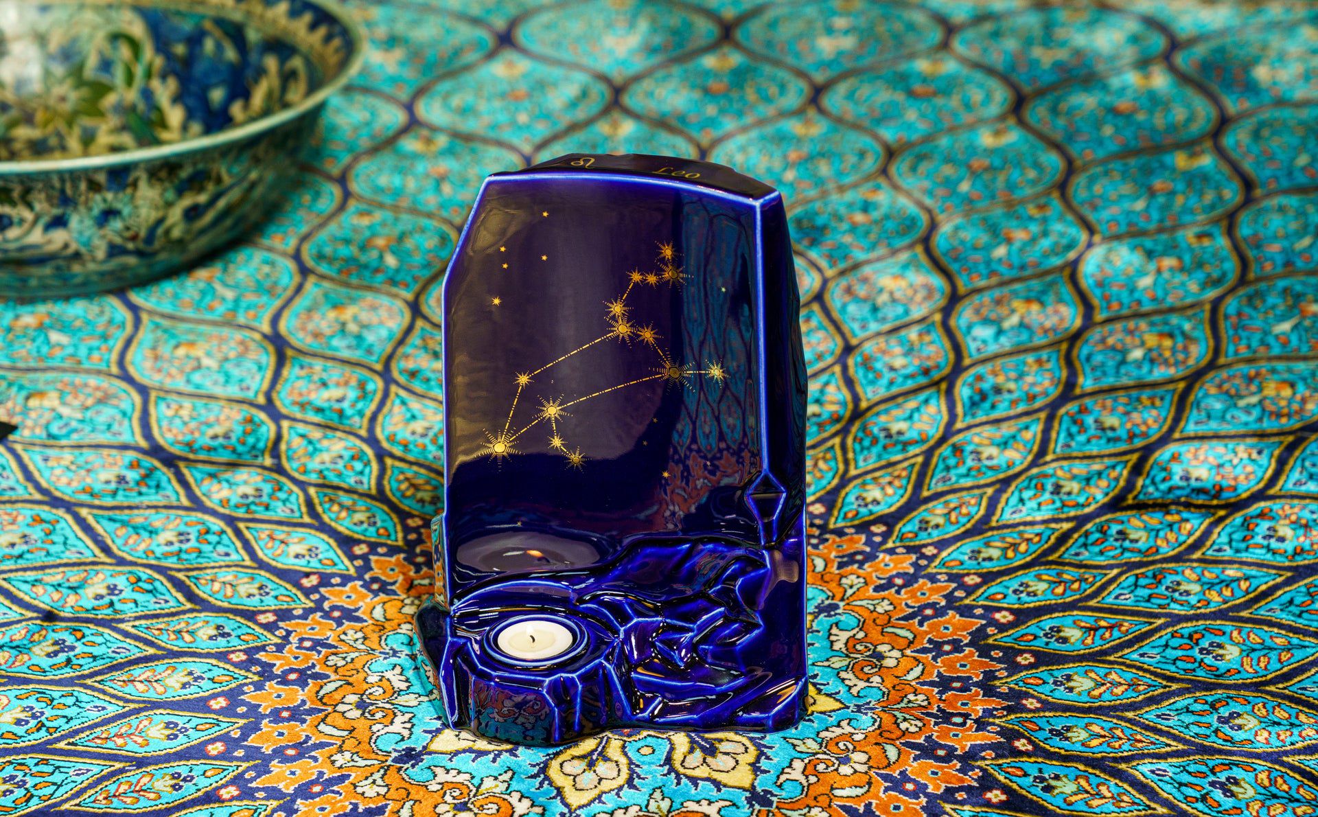 Zodiac Urn for Ashes "Leo" - Large | Star Sign Urn - Pulvis Art Urns