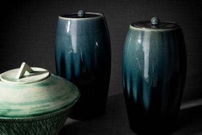 Pottery Wheel Urn for Ashes "Legatum" - Large | Verdigris | Ceramic - Pulvis Art Urns