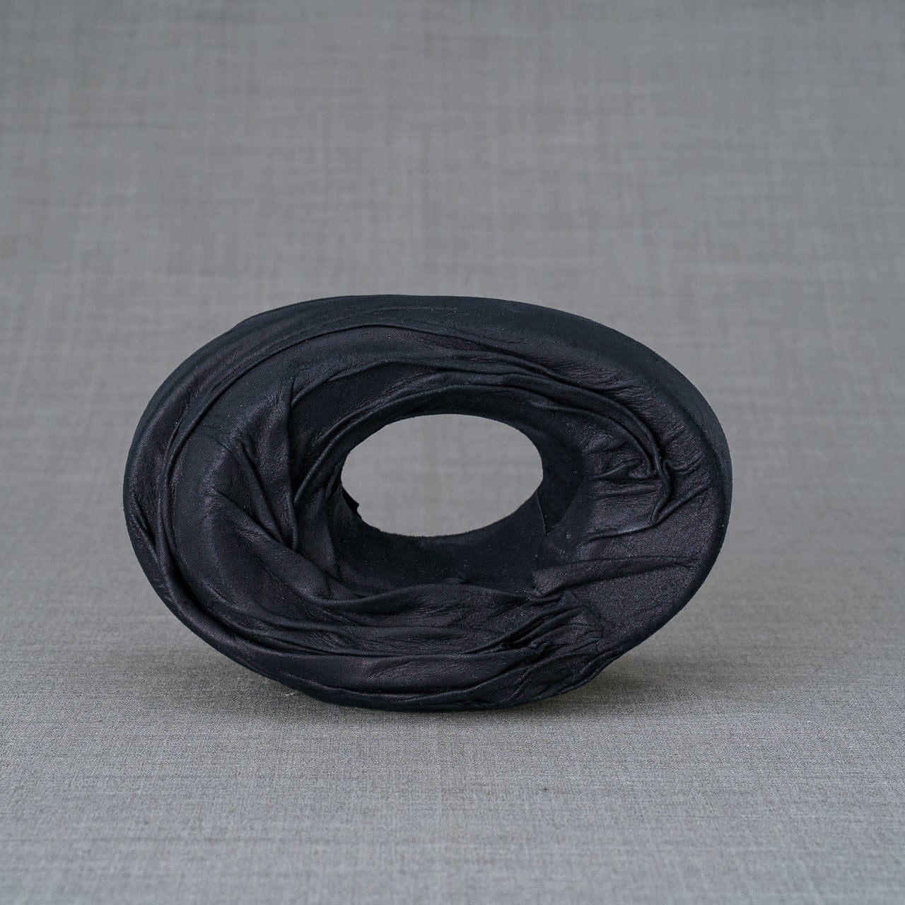 Handmade Cremation Keepsake "The Passage" - Exclusive Leather Edition - Pulvis Art Urns