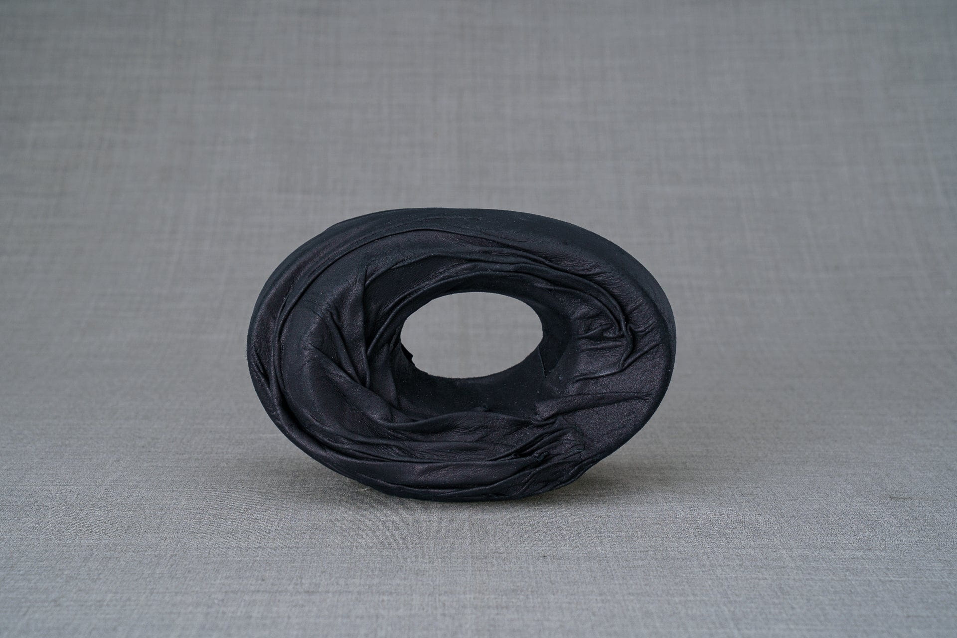 Handmade Cremation Keepsake "The Passage" - Exclusive Leather Edition - Pulvis Art Urns