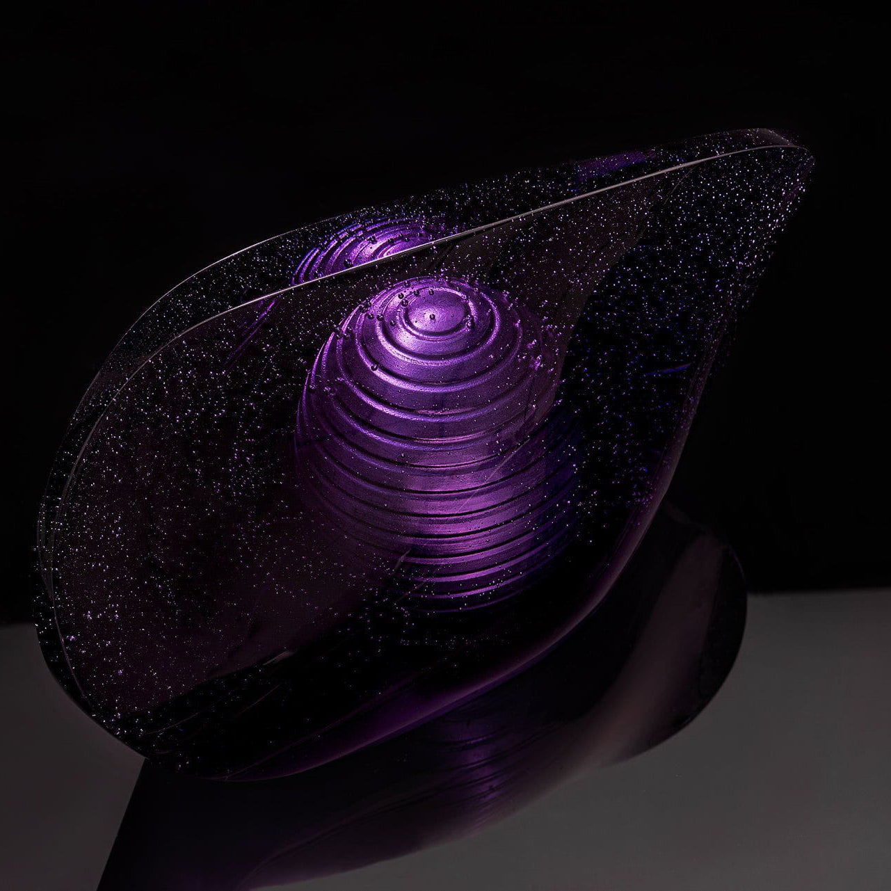 "Piece of time" Exclusive Molded Glass Urn for Ashes - Pulvis Art Urns