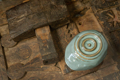 Handmade Cremation Keepsake Urn "Resonance" - Small Urn | Beige Grey | Ceramic - Pulvis Art Urns