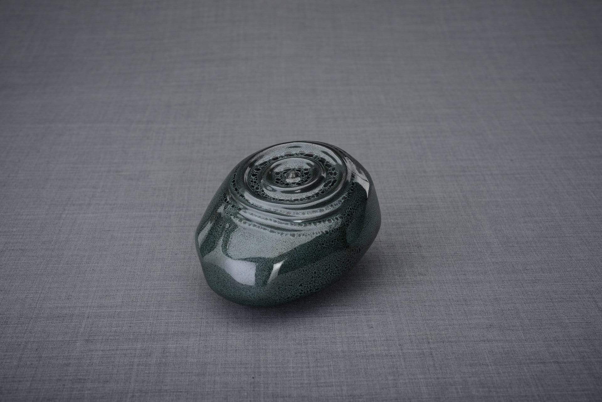 Handmade Cremation Keepsake Urn "Resonance" - Small Urn | Black Melange | Ceramic - Pulvis Art Urns