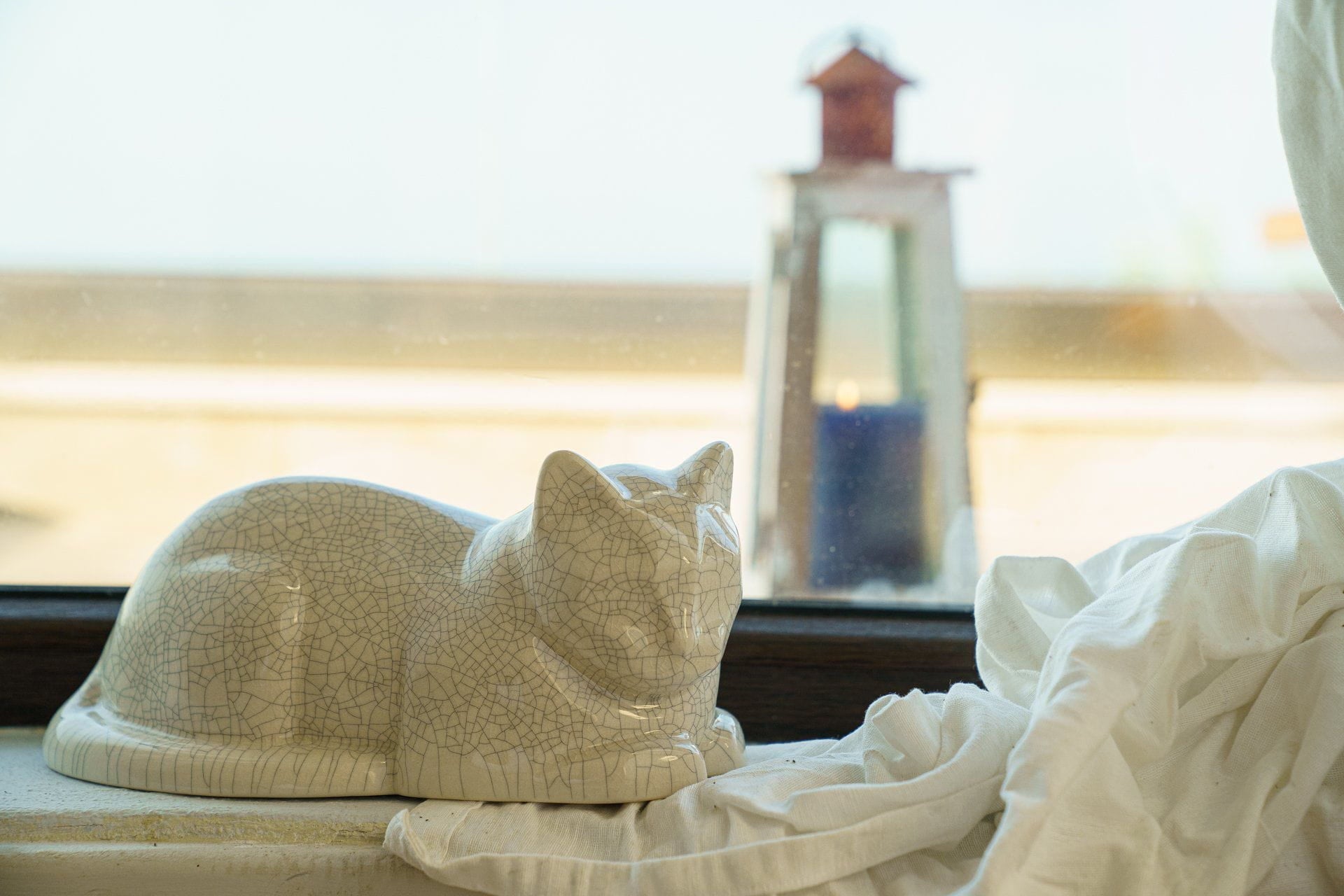 Cat Cremation Urn for Ashes - Craquelure | Ceramic | Handmade Pet Urn - Pulvis Art Urns