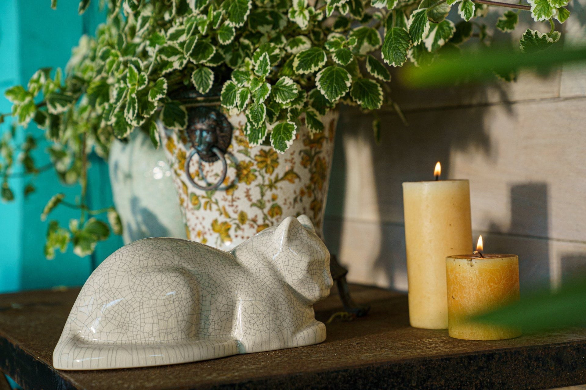 Cat Cremation Urn for Ashes - Craquelure | Ceramic | Handmade Pet Urn - Pulvis Art Urns