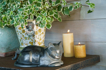 Cat Cremation Urn for Ashes - Dark Matte | Ceramic | Handmade Pet Urn - Pulvis Art Urns