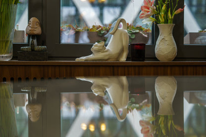 Cat Cremation Urn For Ashes "Grace" - White Matte | Ceramic Pet Urn - Pulvis Art Urns