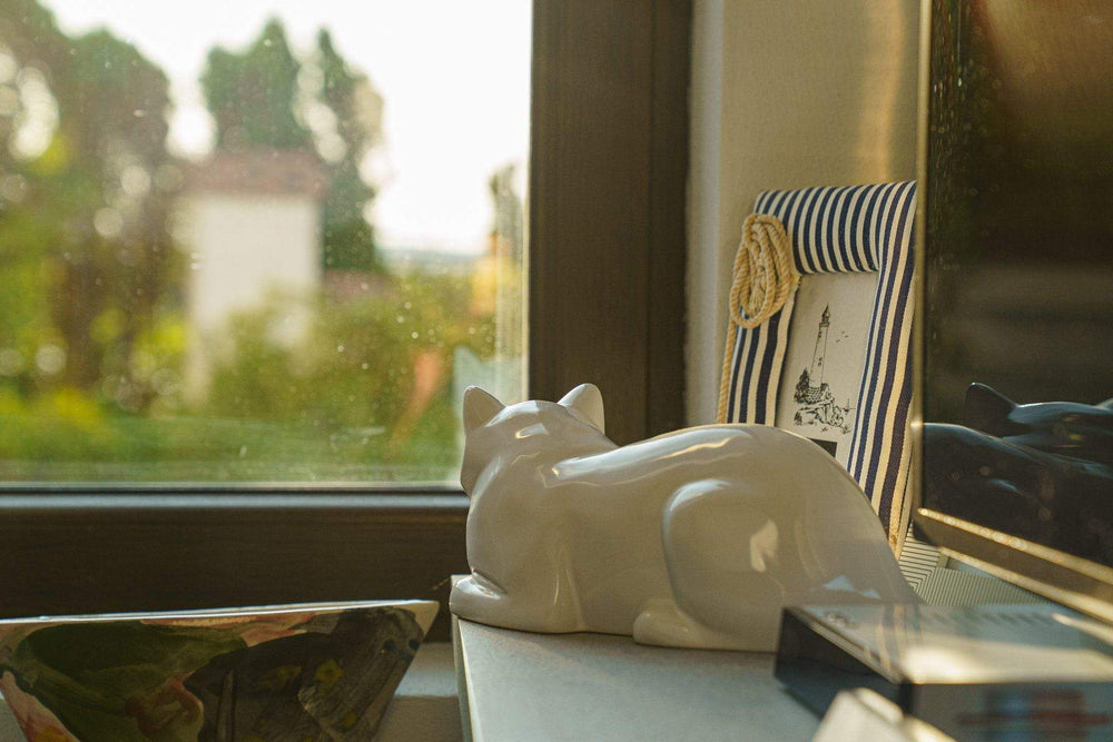 
                  
                    Cat Cremation Urn for Ashes - White | Ceramic | Handmade
                  
                