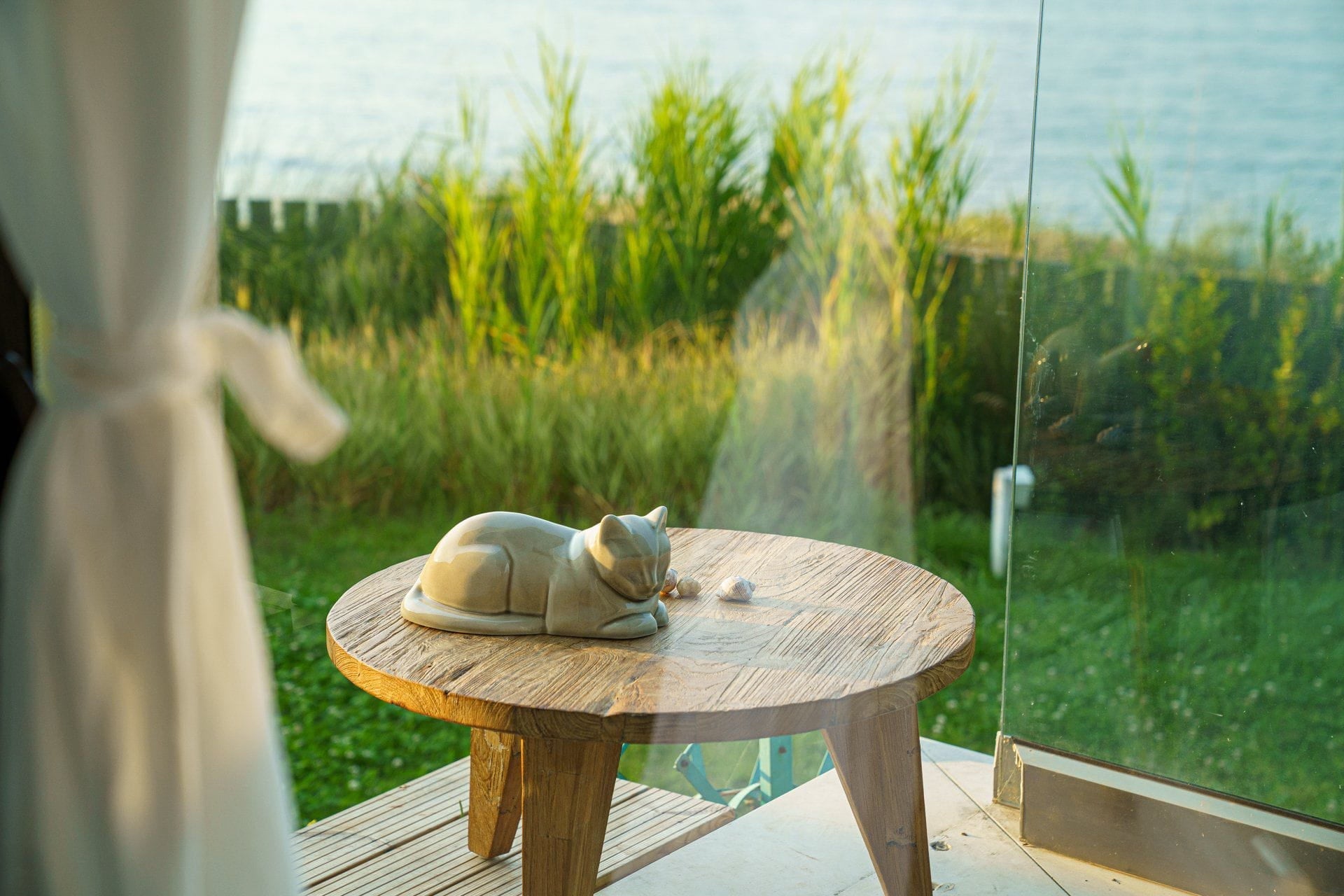 Cat Cremation Urn for Ashes - White | Ceramic | Handmade Pet Urn - Pulvis Art Urns