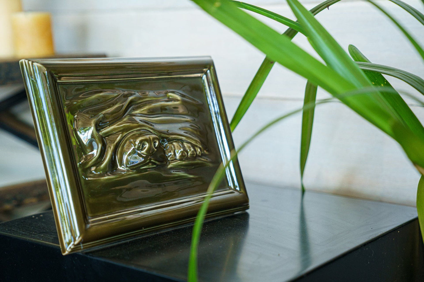 
                  
                    Pulvis Art Urns Pet Urn Dog Cremation Urn for Ashes - Oily Green | Ceramic | Handmade
                  
                